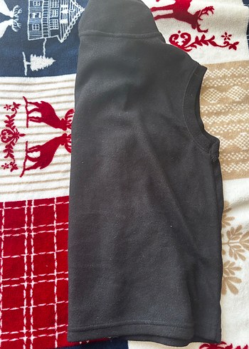 Siyah Fermuarlı polar yelek - Görsel 3