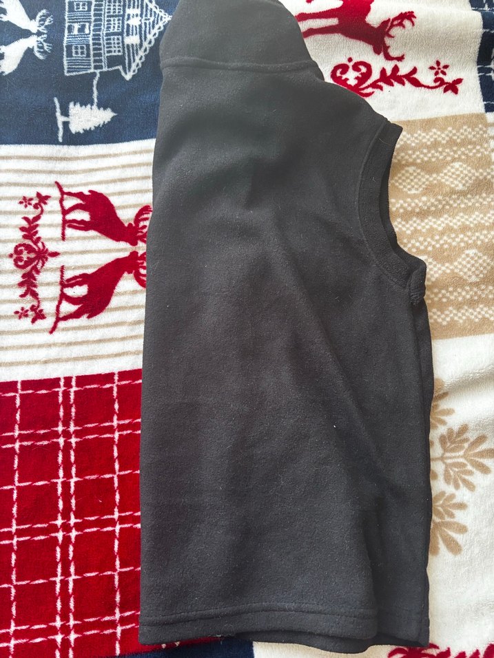 Siyah Fermuarlı polar yelek - Görsel 3