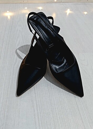 40 Beden Zara Model Kadın Topuklu Ayakkabı 