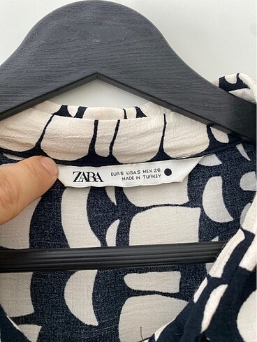Zara Zara bir elbise