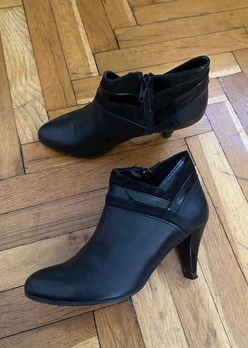 Siyah Deri Kadın Topuklu Bot - Görsel 2