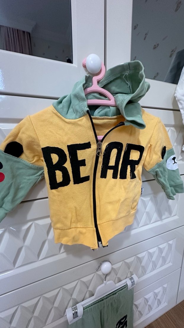 Sarı ve yeşil bebek eşofman takımı 9 ay - Görsel 2