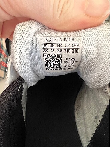 34 Beden Adidas çocuk spor ayakkabı