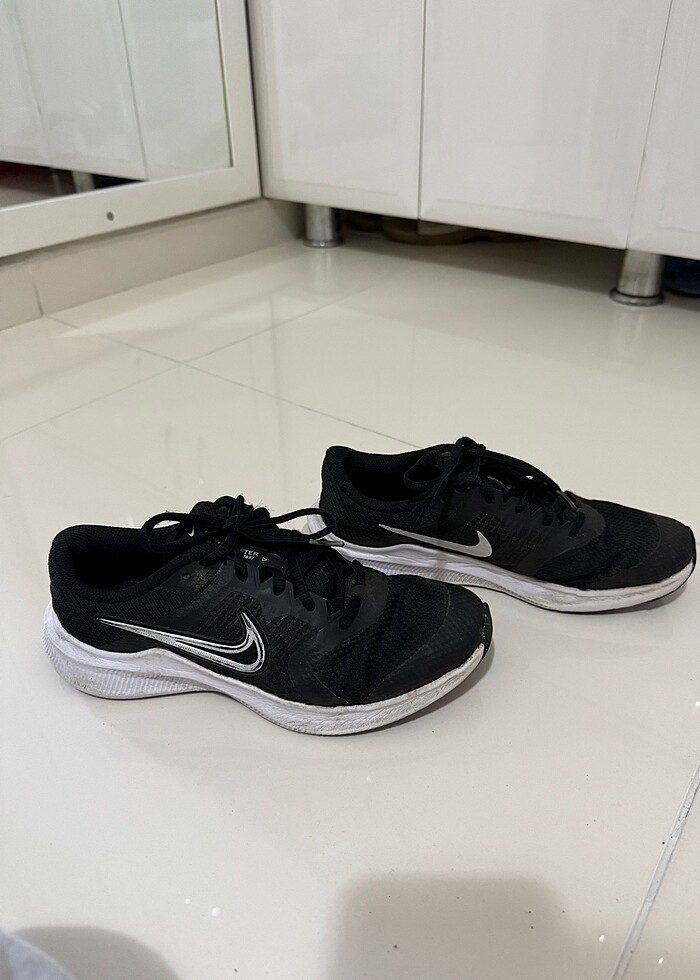 Nike spor ayakkabı - Görsel 2