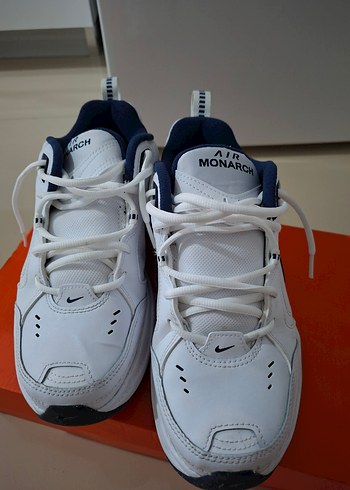 Nike Beyaz Nike Air Monarch Spor Ayakkabı