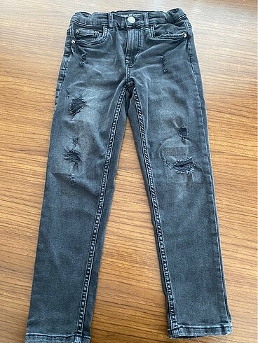 ZARA SKINNY JEAN