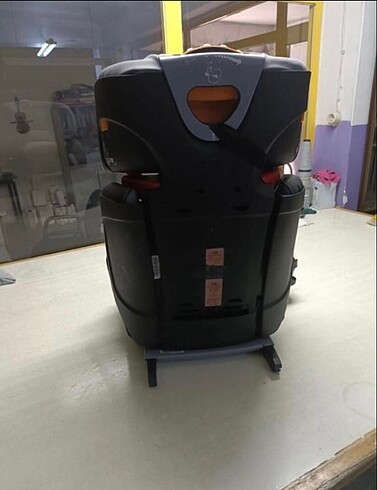 15-36 kg Beden gri Renk 3-12 yaşa uygun,izofiksli oto koltuğu.