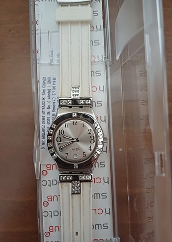 Swatch Swatch Kadın Beyaz Klasik Saat