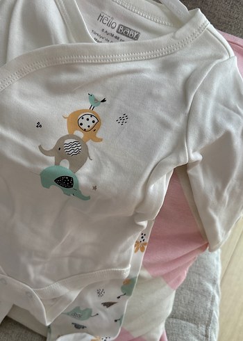 6 Ay Beden Bebek Kız Hastane Tulumu, Baskılı, Düğmeli, Beyaz