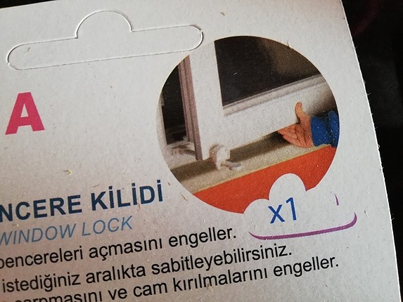 Diğer ayarlanabilir pencere kilidi