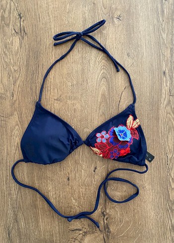 Nakışlı Bikini Üstü