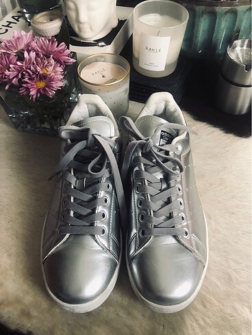 Adidas gümüş rengi stan smith