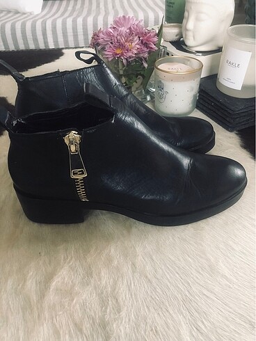 Zara Basic siyah bot