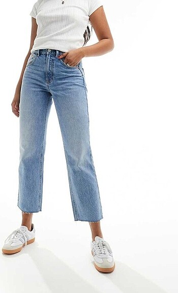 Stradivarius cropped jeans