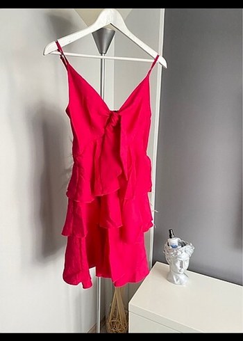 Pembe Mini Fırfırlı V Yaka Elbise