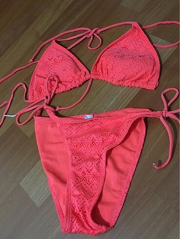 Pembe bikini takımı