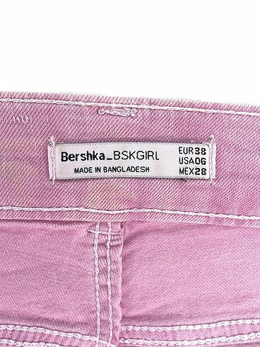 38 Beden çeşitli Renk Bershka Mini Şort %70 İndirimli.
