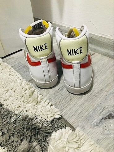 40 Beden beyaz Renk Nike orjinal