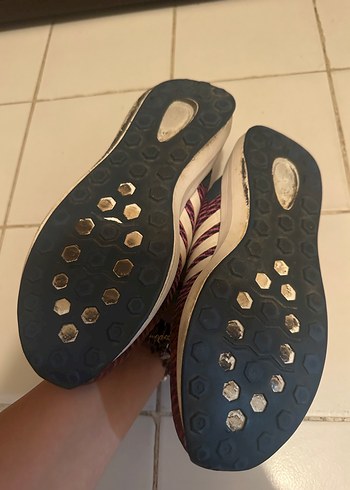 39 Beden Mor Renkli Kadın Spor Ayakkabı