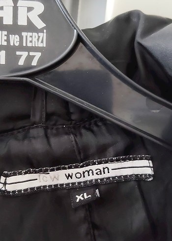 Düğmeli Siyah Uzun Kadın Kışlık Mont - Görsel 4