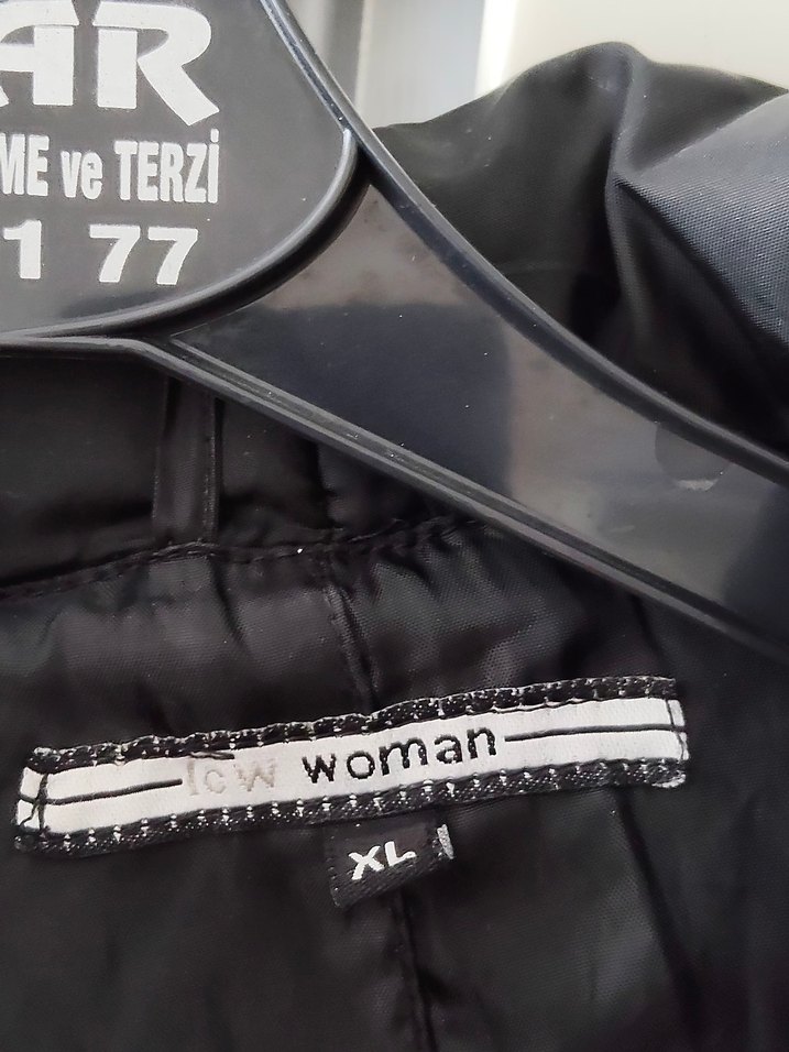 Düğmeli Siyah Uzun Kadın Kışlık Mont - Görsel 4