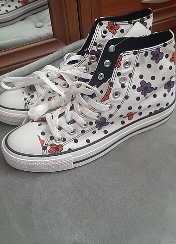 Bileklik converse