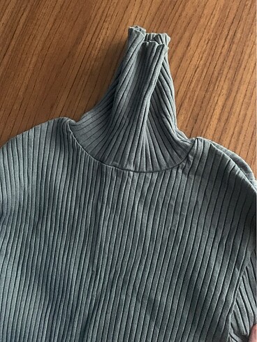 H&M HM GRİ BOYUNLU LİKRALI ÜST
