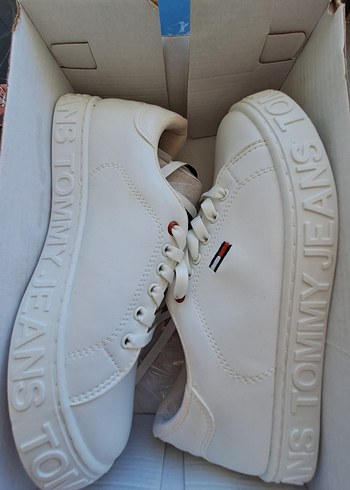 Tommy Hilfiger Orijinal Sıfır 41 numara