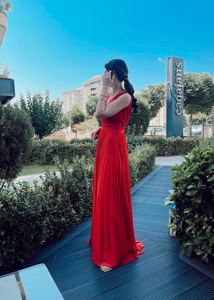 Kırmızı abiye - Görsel 3