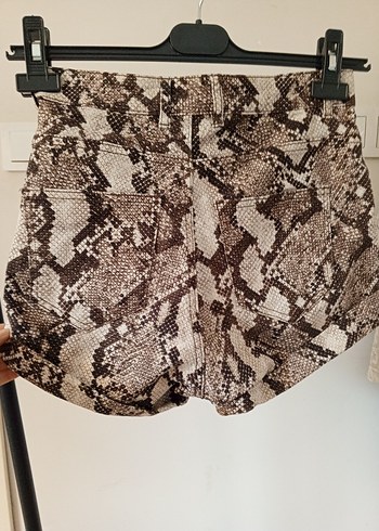 H&M Yılan Desenli şort H M