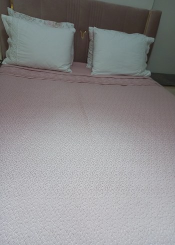 Nakışlı Pembe Yatak Örtüsü - Görsel 5