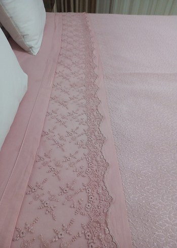 Nakışlı Pembe Yatak Örtüsü - Görsel 4