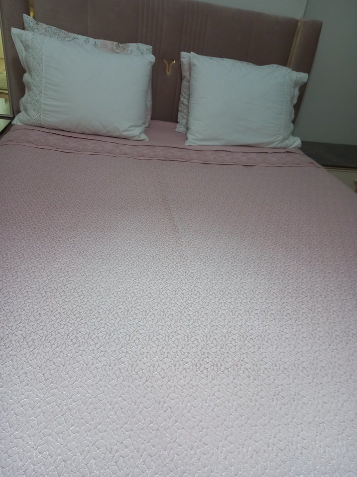 Nakışlı Pembe Yatak Örtüsü - Görsel 5