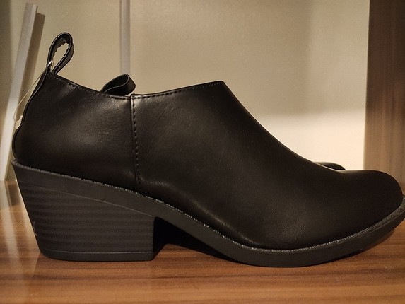 H&M Siyah kısa ayakkabı