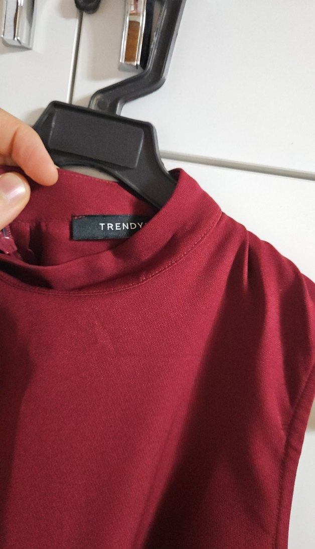 Bordo Süet Yüksek Yakalı Kolsuz Midi Elbise - Görsel 3