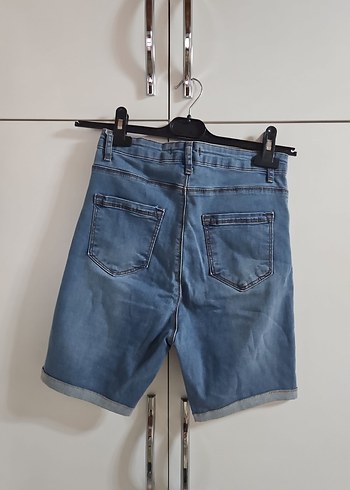 Gri Renkli Bol Kesim Kadın Denim Şort - Görsel 4