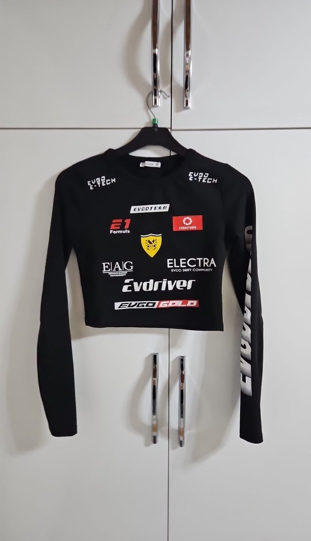 Siyah Kız Kısa Sweatshirt E1 Baskılı - Görsel 3