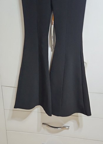 Siyah Kadın Yırtmaçlı İspanyol Paça Pantolon - Görsel 2