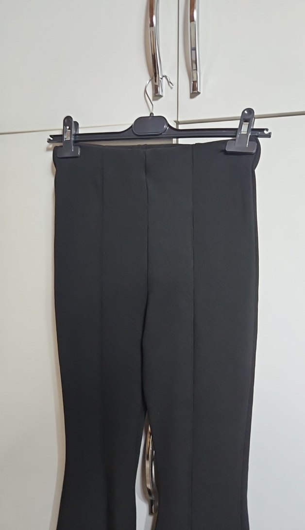 Siyah Kadın Yırtmaçlı İspanyol Paça Pantolon - Görsel 3