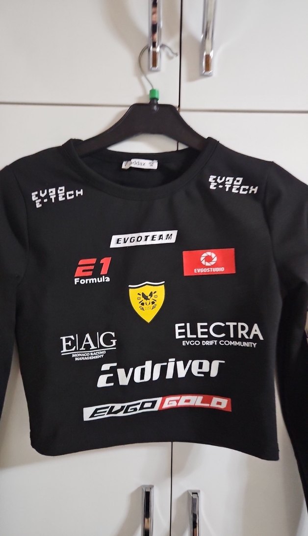 Kadın Siyah Baskılı Crop Sweatshirt - Görsel 2