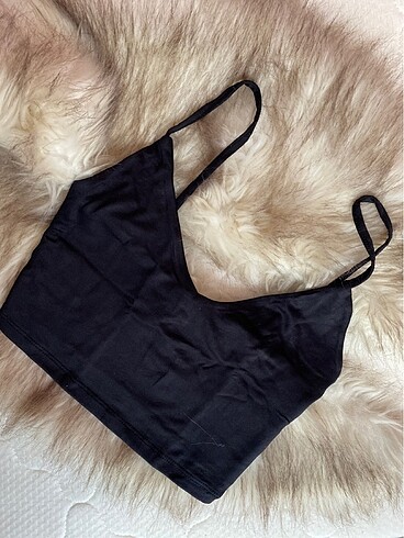 Bershka İP ASKILI CROP