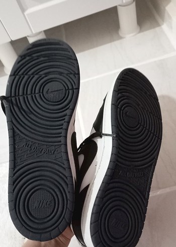 Nike Siyah Beyaz Bağcıklı Spor Ayakkabı - Görsel 4