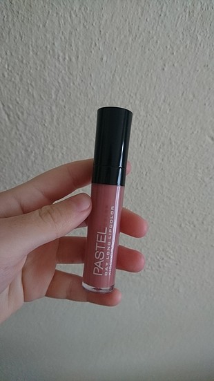 pastel mat ruj