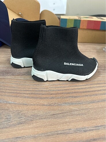 Balenciaga 21