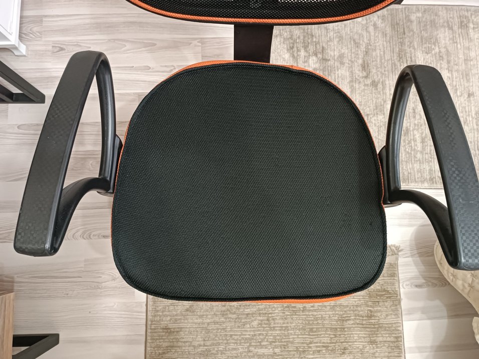 Bilgisayar masası veya ofis sandalyesi - Görsel 4