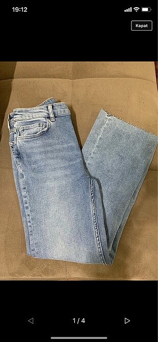 Zara model jean