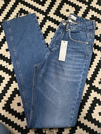JOMOFU STRAIGHT LEG JEAN