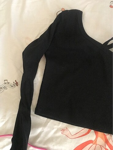 Trendyol & Milla Siyah tek omuz crop