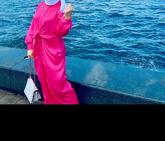 Diğer Şehrimoda uzun pembe saten elbise