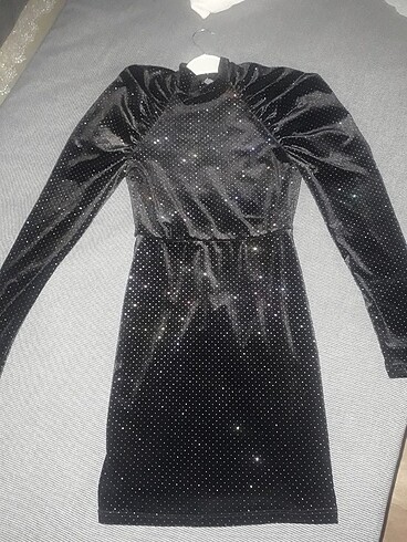 34 Beden siyah Renk Kadife Sırt Dekolteli Elbise